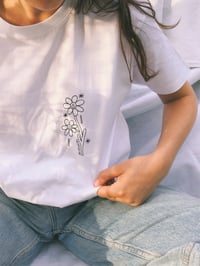 Image 2 of T-shirt miss sunday