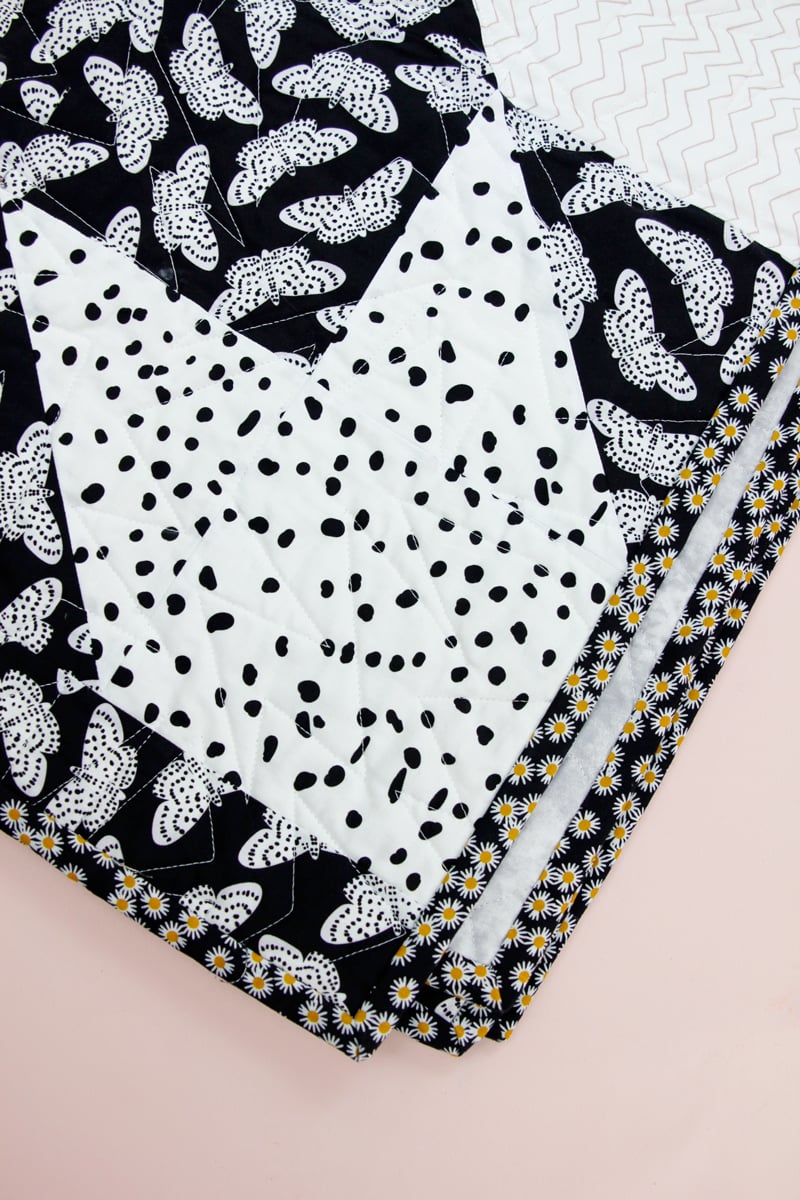 Image of THROWING DARTS PDF Quilt Pattern 