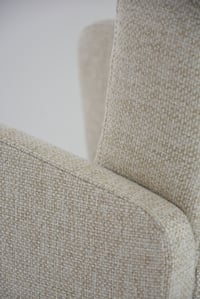 Image 5 of Fauteuil courbé beige chiné