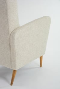 Image 4 of Fauteuil courbé beige chiné