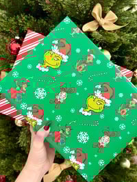 PINKMAS WRAPPED MYSTERY BOX