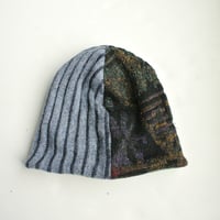 Image 4 of Reworked Reversible Beanie 80s Abstract x Blue Cashmere