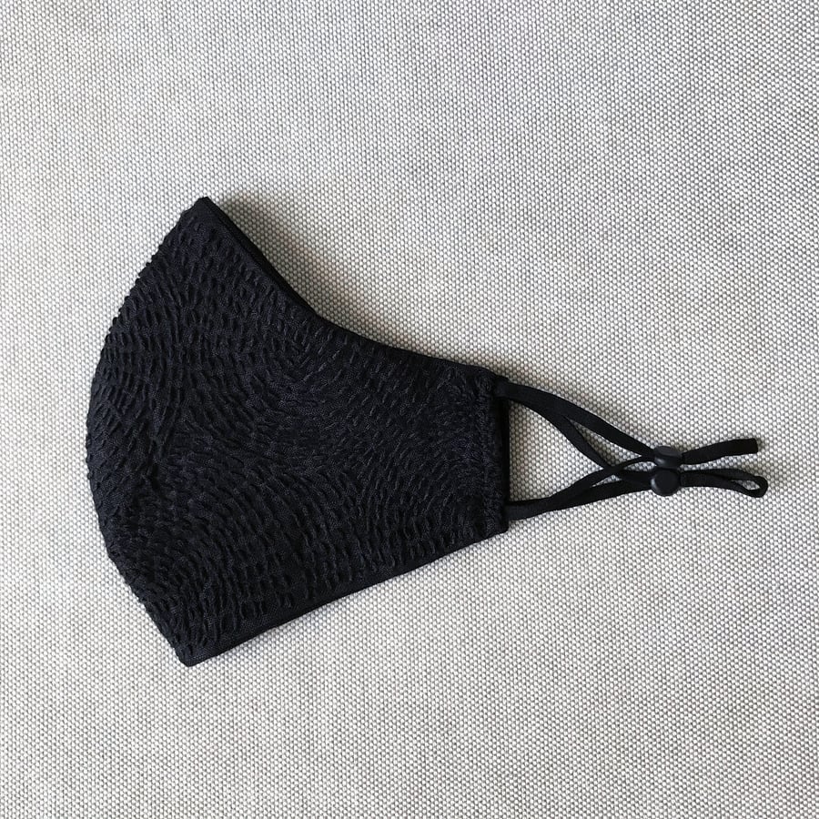 Image of Slow-stitch mask - black/black