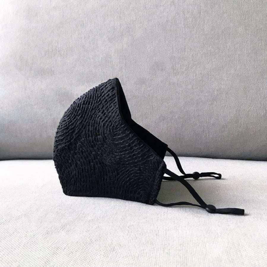 Image of Slow-stitch mask - black/black