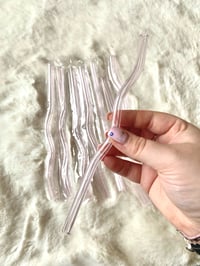 Pink Wavy Glass Straws