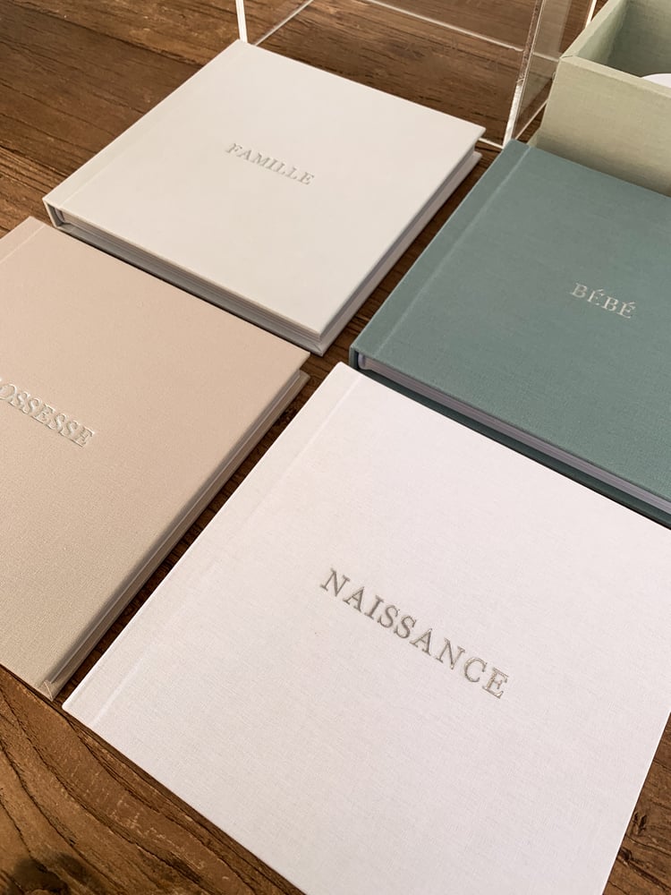 Image of COFFRET FAMILY BOOK - 4 albums