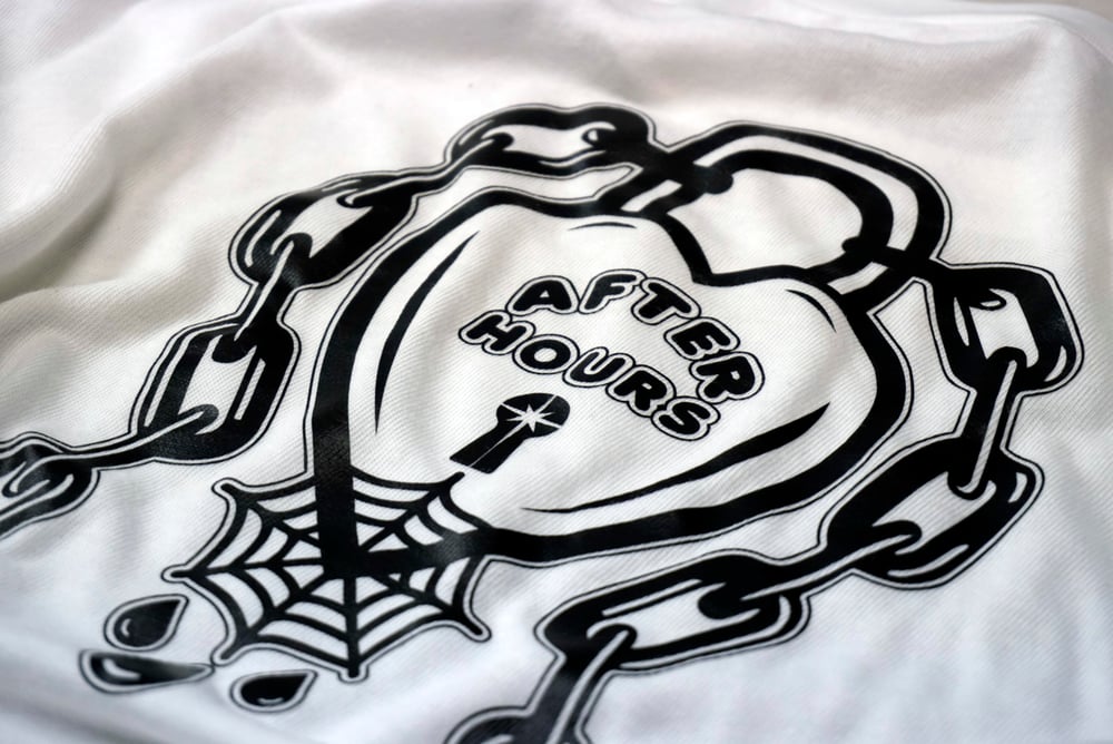 Rare Hearts - Cropped T
