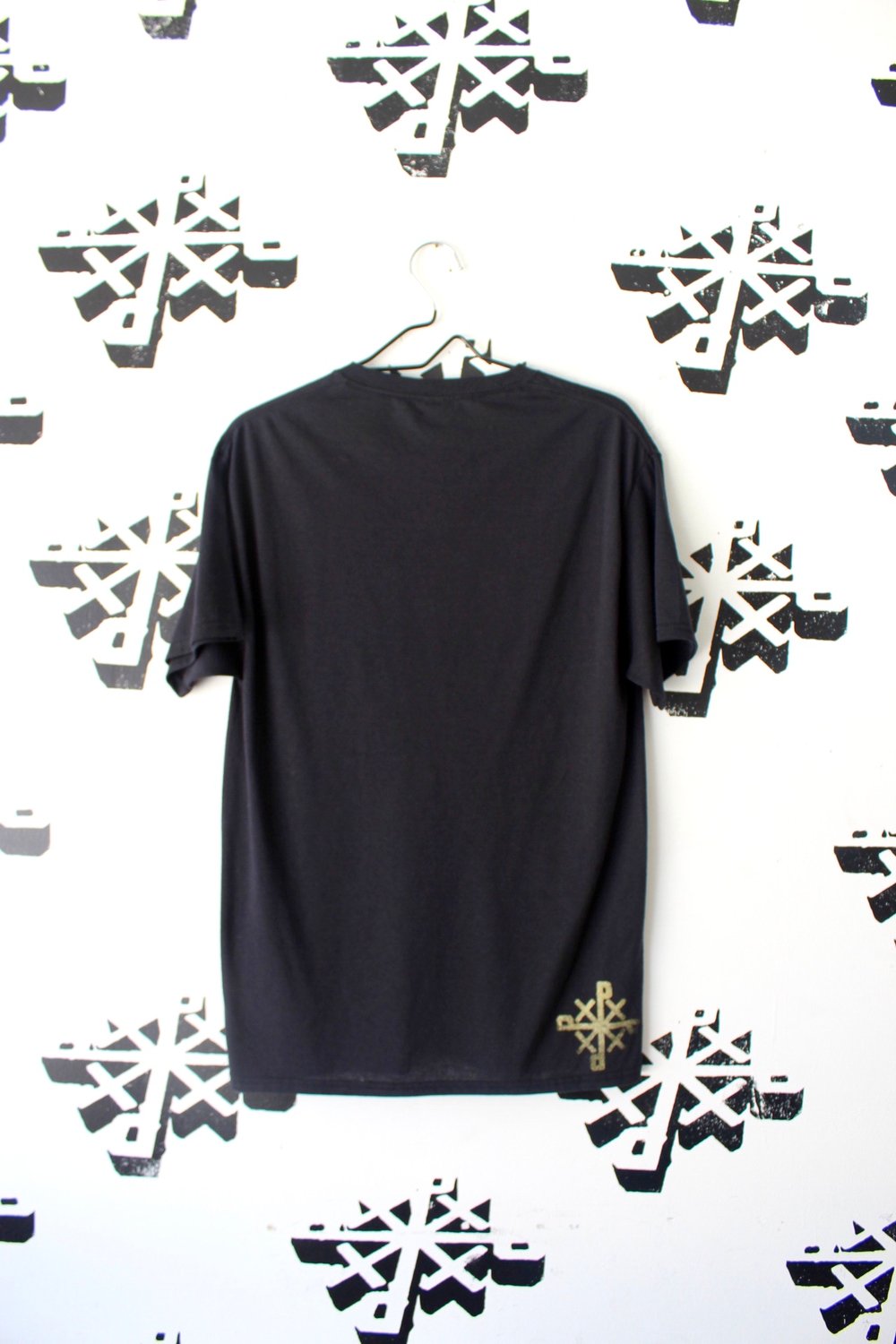 the movers and shakers tee in black 