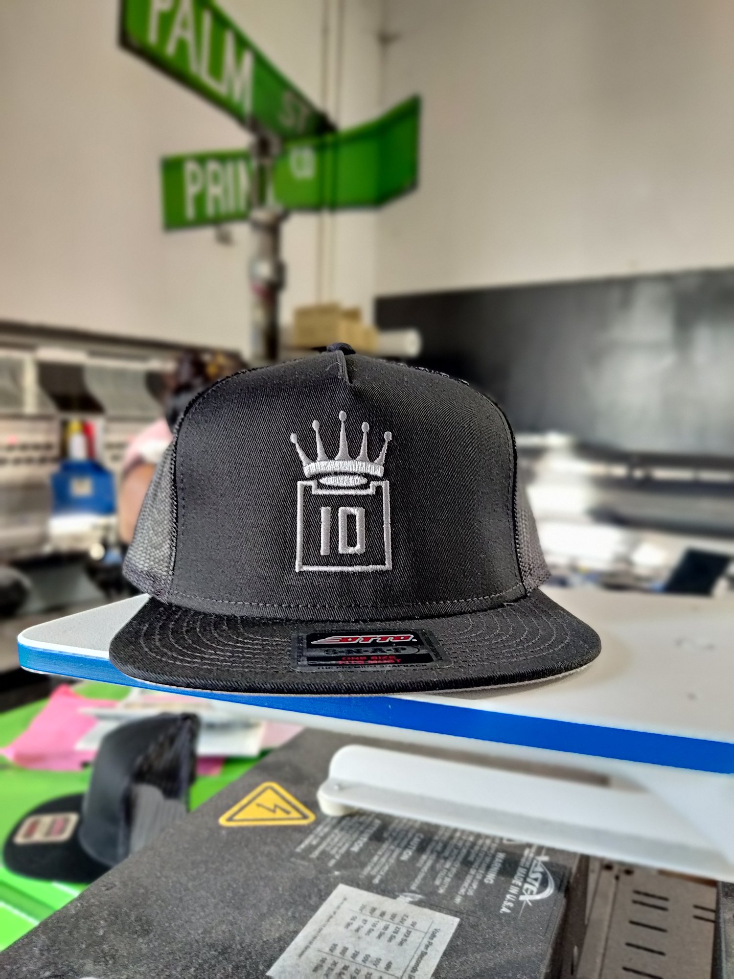 Image of BLACK TRUCKER SNAP BACKS