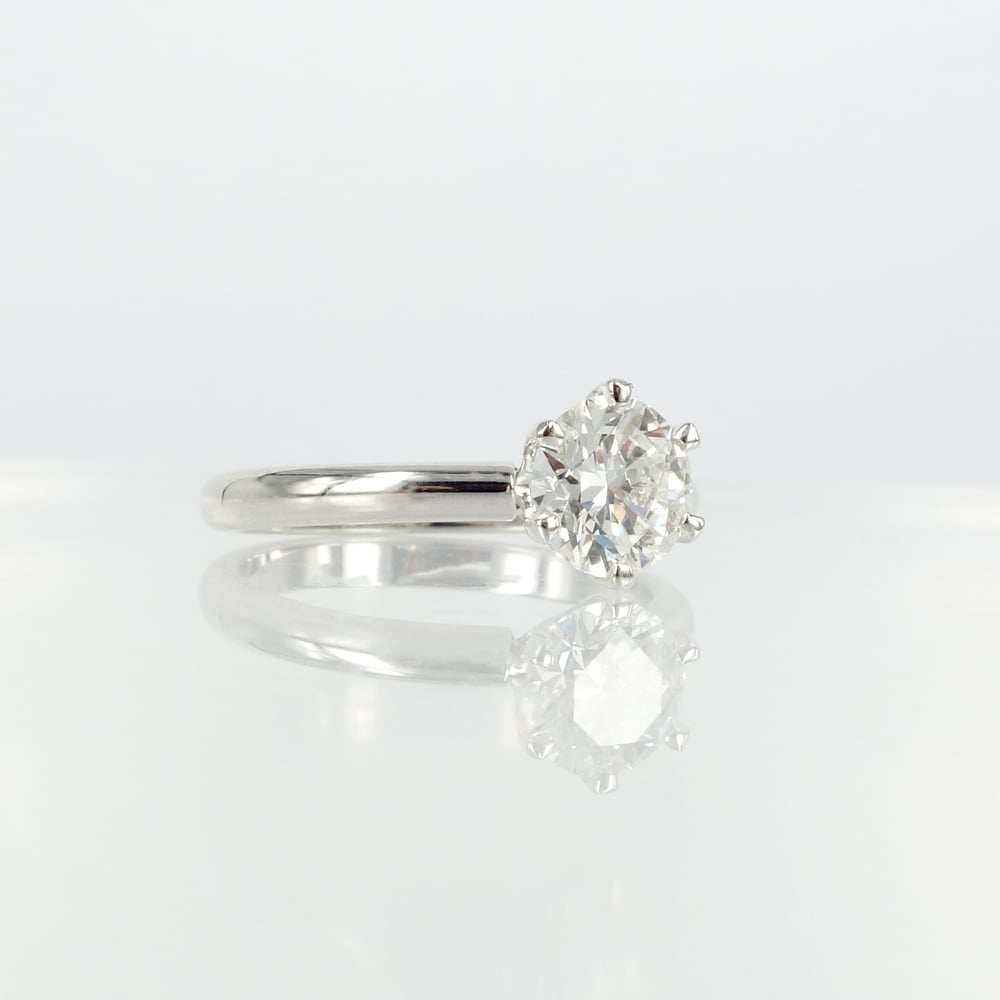 Image of Elegant 18ct white gold 1.01ct FSI2 XXX solitaire diamond engagement ring. Pj5856