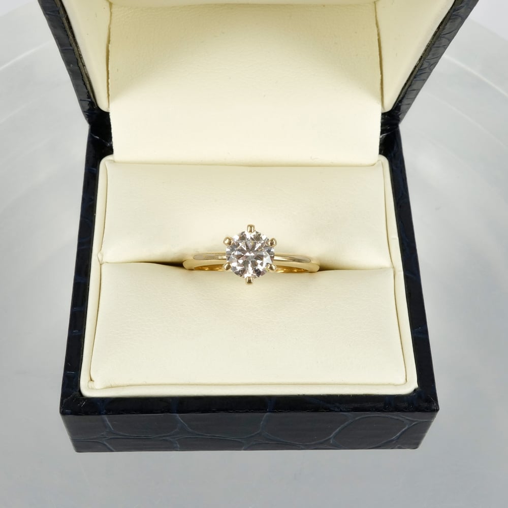 Image of Gorgeous 18ct yellow gold 1ct GSI2 VG,VG,VG diamond solitaire engagement ring. PJ5884