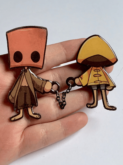 Image of Little nightmares 2 Mono and six hand hold chain Pin