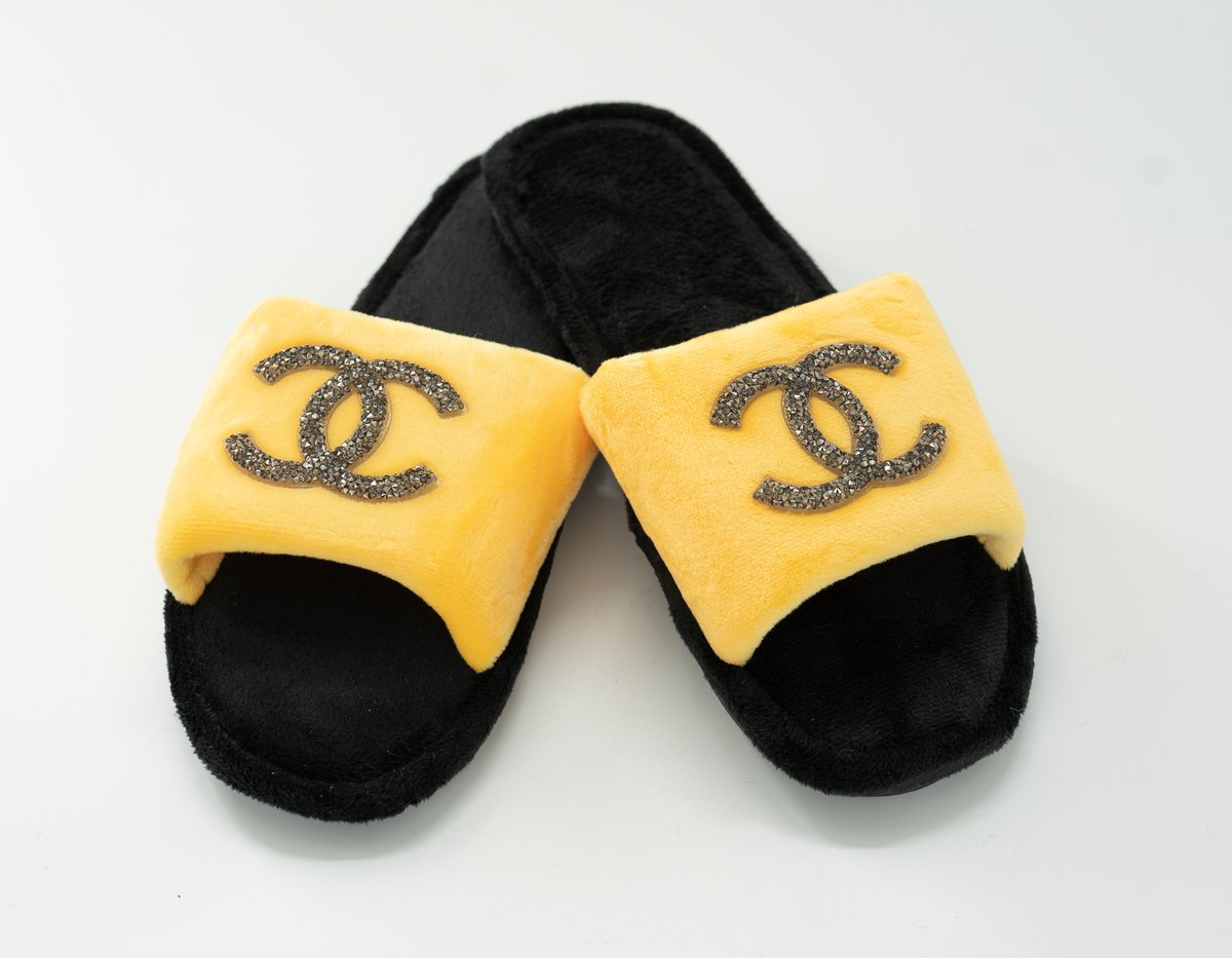 Designer outlet inspired slippers