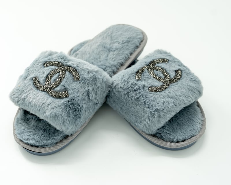 Slippers designer store