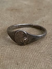 Image 1 of 40/50s STERLING SILVER RING with flowers / leaves engraving 