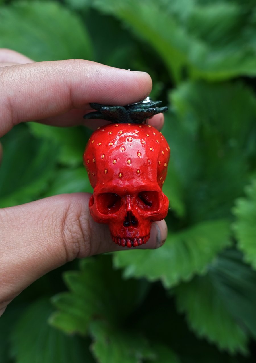 Image of Strawberry Skull Keyring