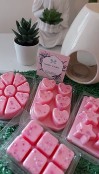 Image 2 of Pink Fizz and Pomelo Wax Melt Clamshell