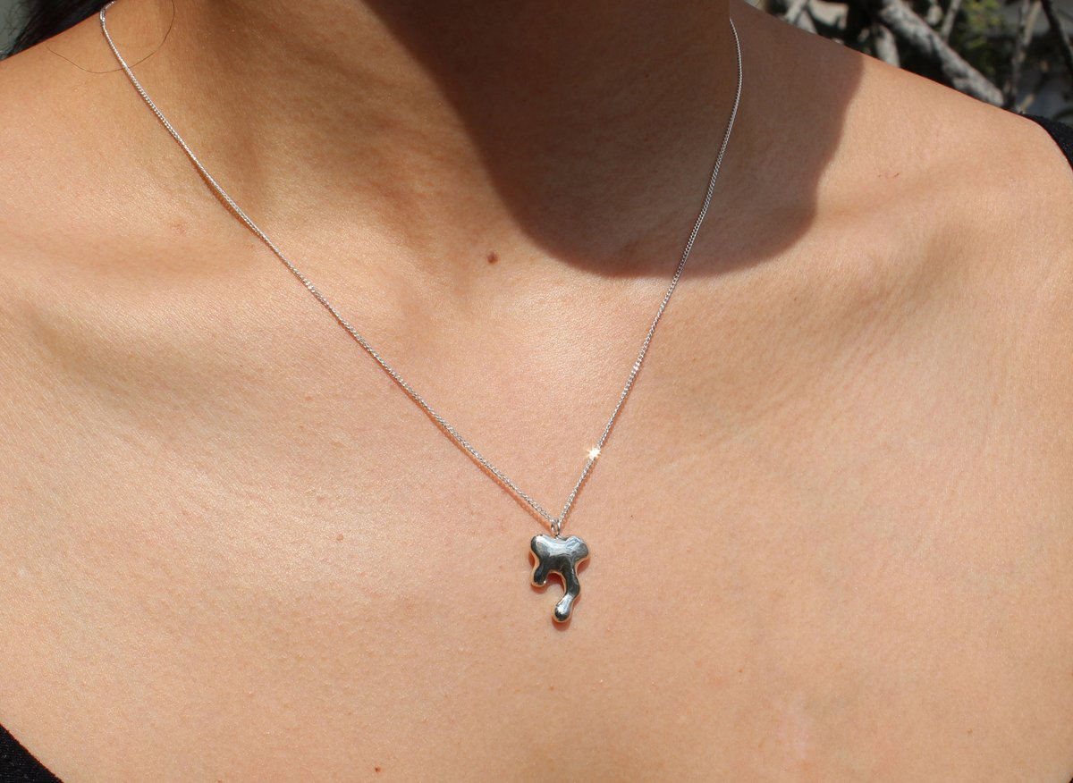 Image of spill necklace