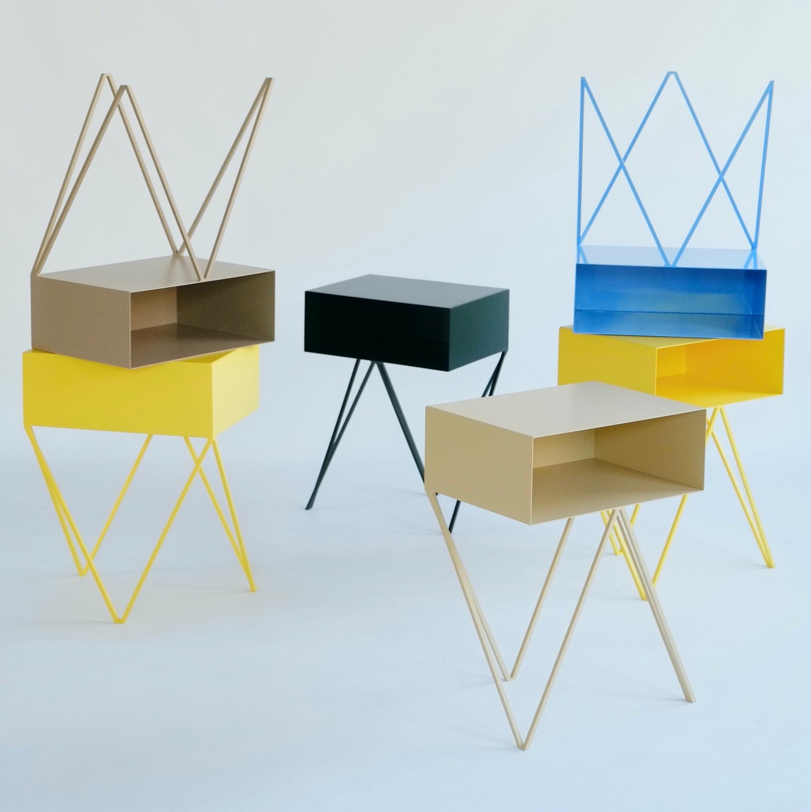 Robot side table | 15 colours / &New - Modern British Furniture