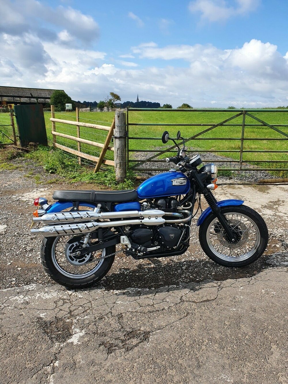 Triumph Bonneville scrambler
