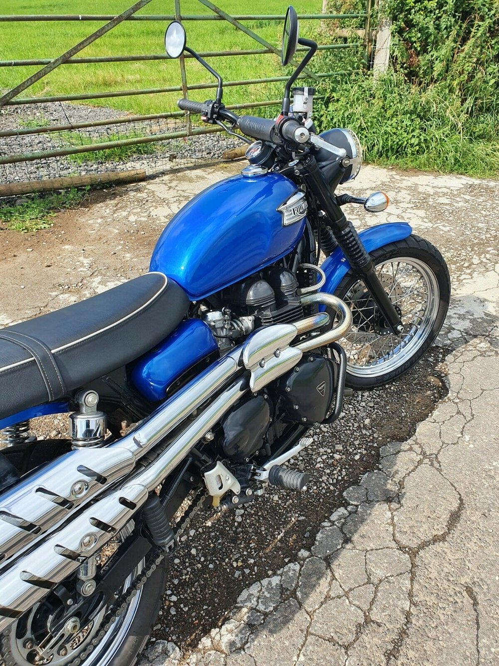 Triumph Bonneville scrambler