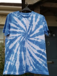 Image 1 of Men's aqua & white twister T