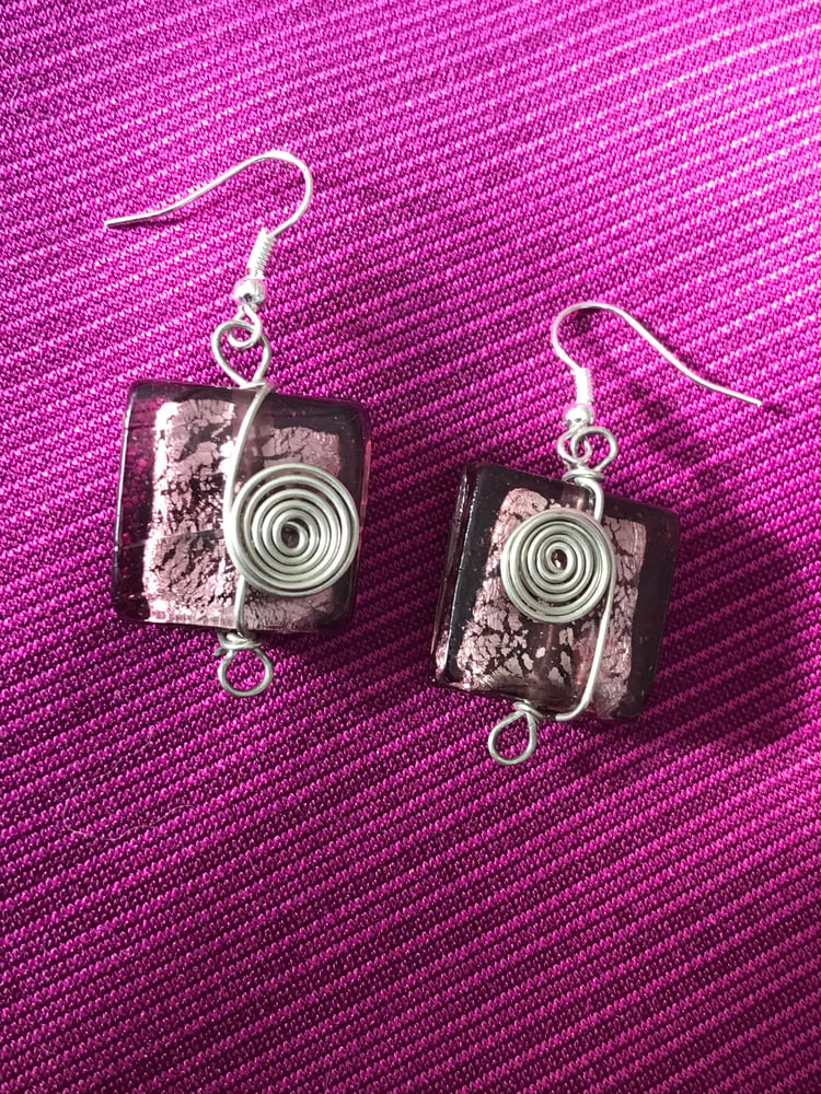 Image of Glass wire swirl earrings