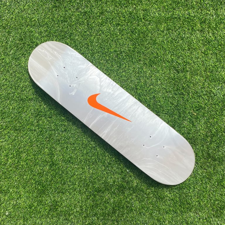 NIKE MOONWALKER SKATEBOARD