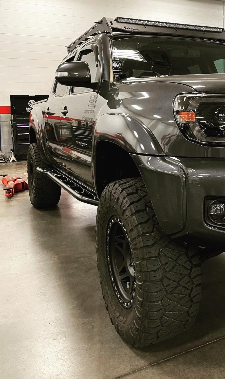2005+ Tacoma (DCSB) rock sliders 