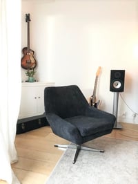 Image 5 of Fauteuil coquille pivotante noire