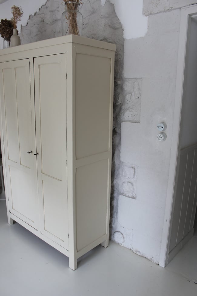Armoire parisienne. 