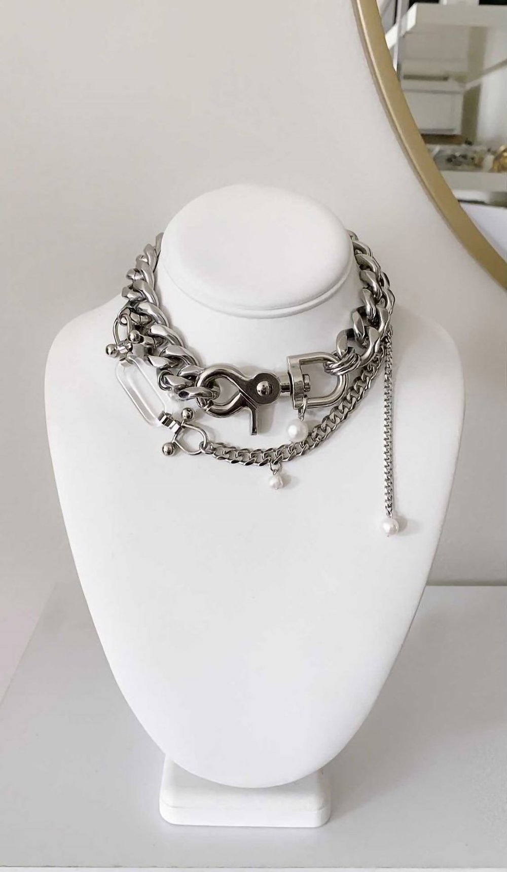 Image of thicc choker// jenn wong