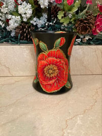 Rich Rose-Printed Hourglass Table Vase 