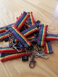 Image 4 of Rainbow keyring / Regnbågsnyckelring
