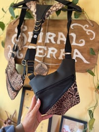 Image 2 of Leo Holsterbag