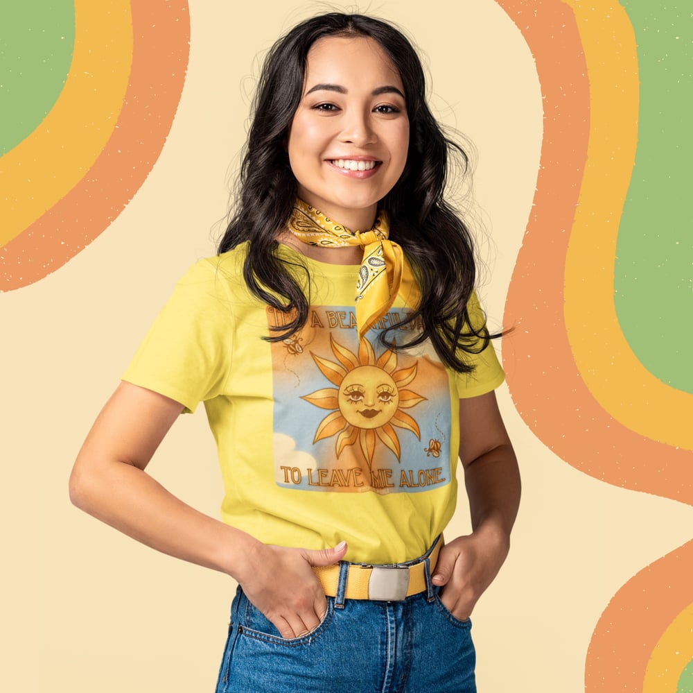Image of IT’S A BEAUTIFUL DAY TEE