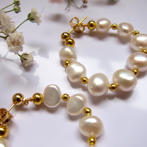 Image of Octavia freshwater pearl earrings 