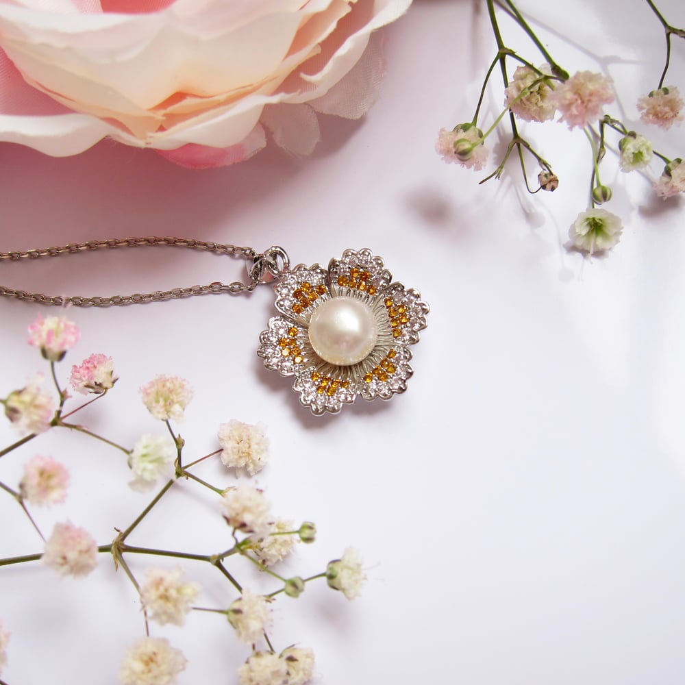 Image of Noeme pendant necklace