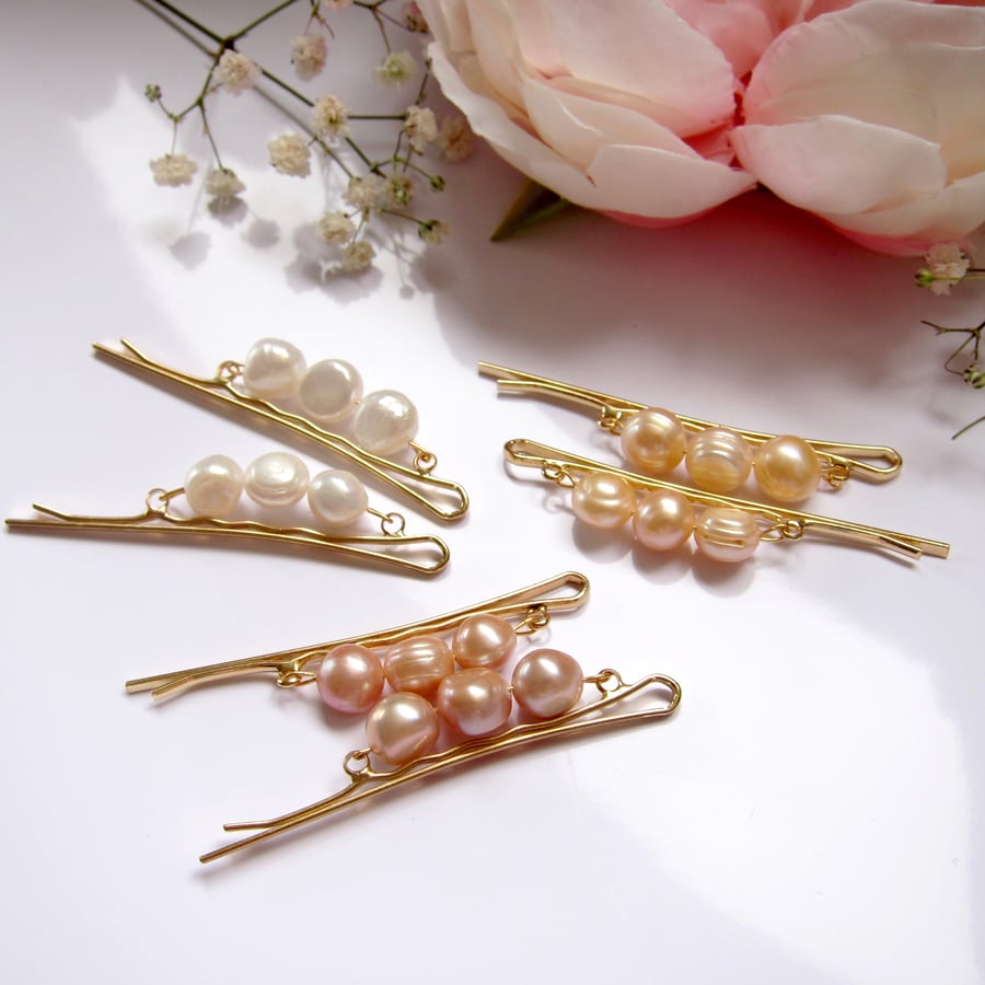 Image of Maeve freshwater pearl hair pins