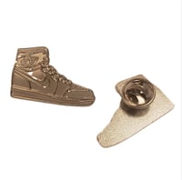 Image 4 of JORDAN 1 SILVER METAL SNEAKER PIN