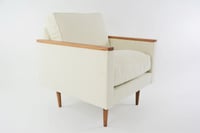 Image 1 of Fauteuil cube ivoire
