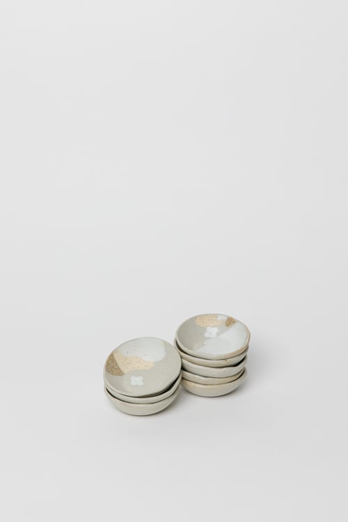 Image of Little spice / salt dishes - Beige with white flowers