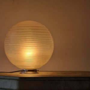 Ancienne grande lampe globe en verre moulé holophane circa 1930