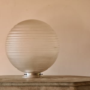 Ancienne grande lampe globe en verre moulé holophane circa 1930