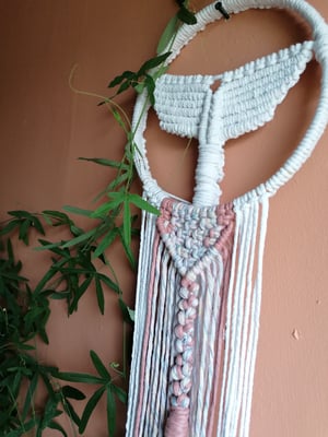 Macramé whale tail 