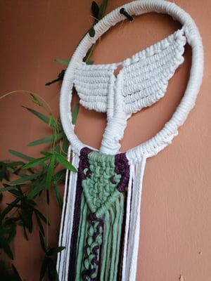 Macramé whale tail 