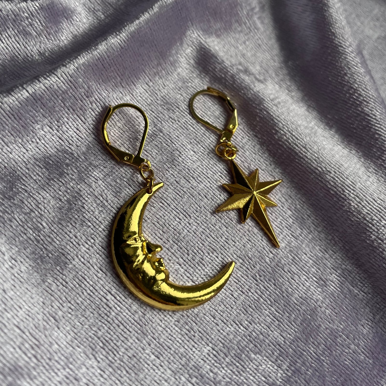 Crescent Moon Stud Earrings - Titanium Earrings, Gift For Her – Rabbits  Fantasy Jewelry