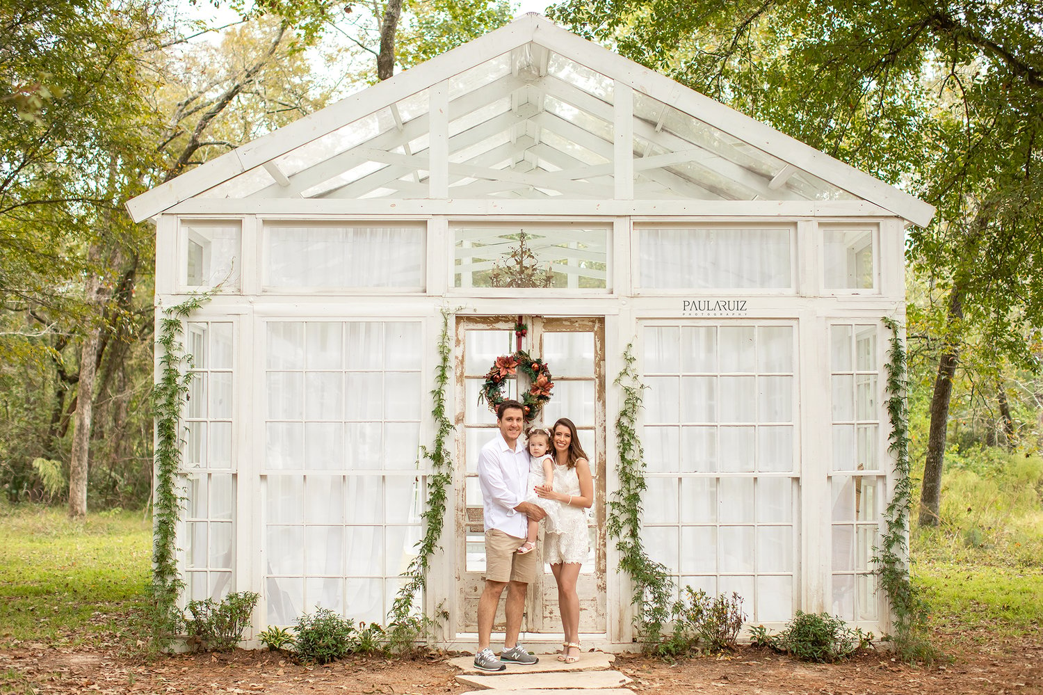 Image of CHRISTMAS MINIS IN A GRASS GREEN HOUSE - DEPOSIT 