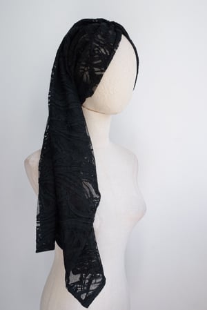 Image of SAMPLE SALE - Embroidered Lace Multi Way Tube Top 