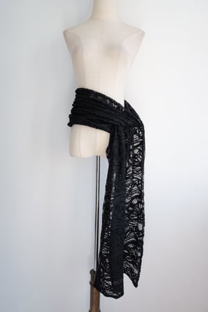 Image of SAMPLE SALE - Embroidered Lace Multi Way Tube Top 